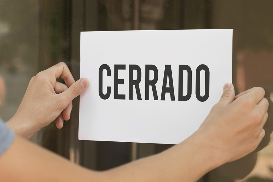 Cerramos por vacaciones Cerramos por vacaciones