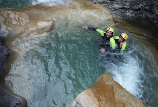 Piraguas y descenso de cañones en el Pirineo Navarro